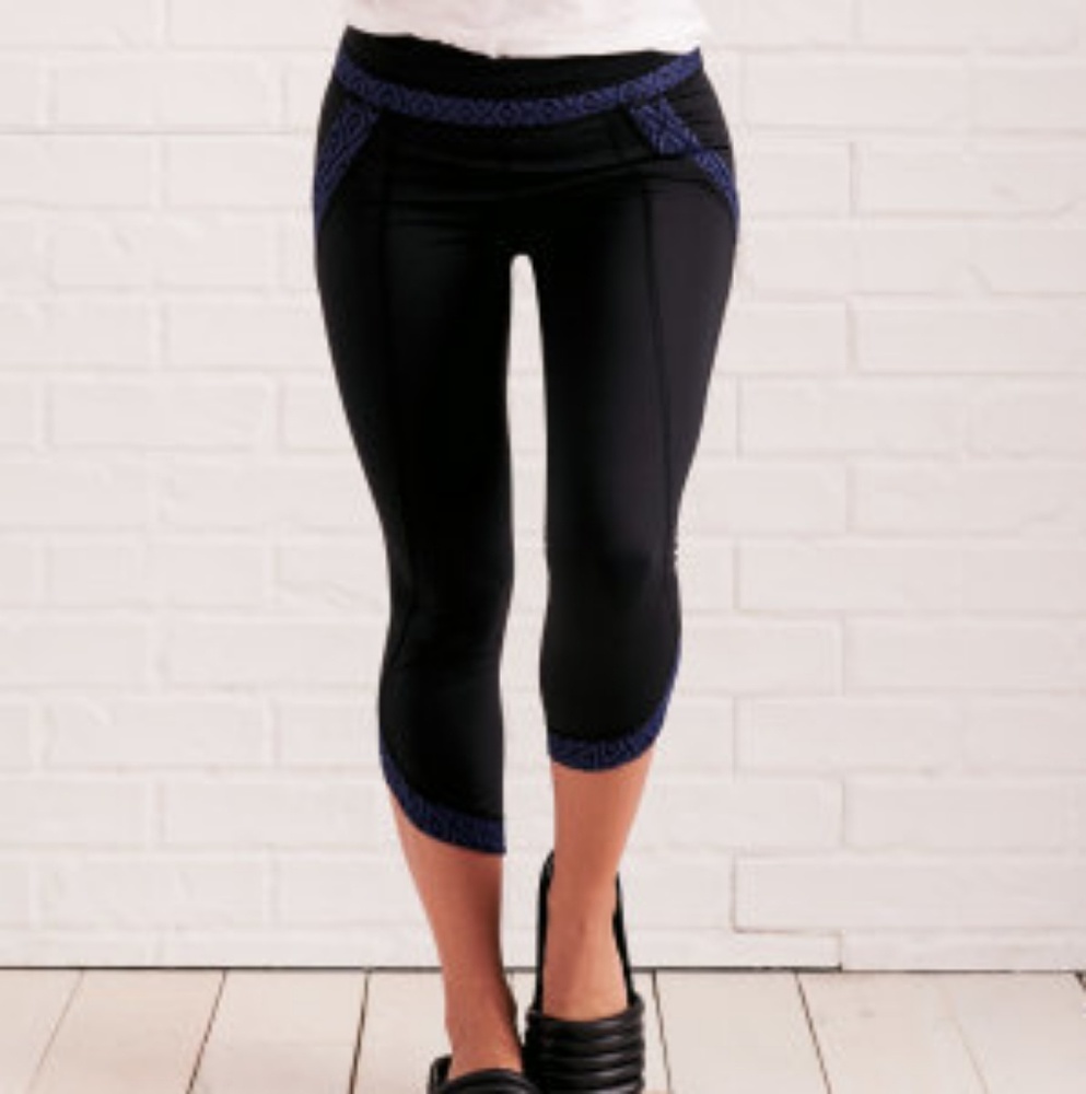 AdoreMe cropped activewear leggings size XL